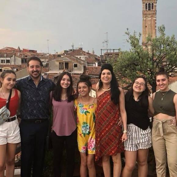 Meet your Posher, Vincenza - Picture 1 of 1